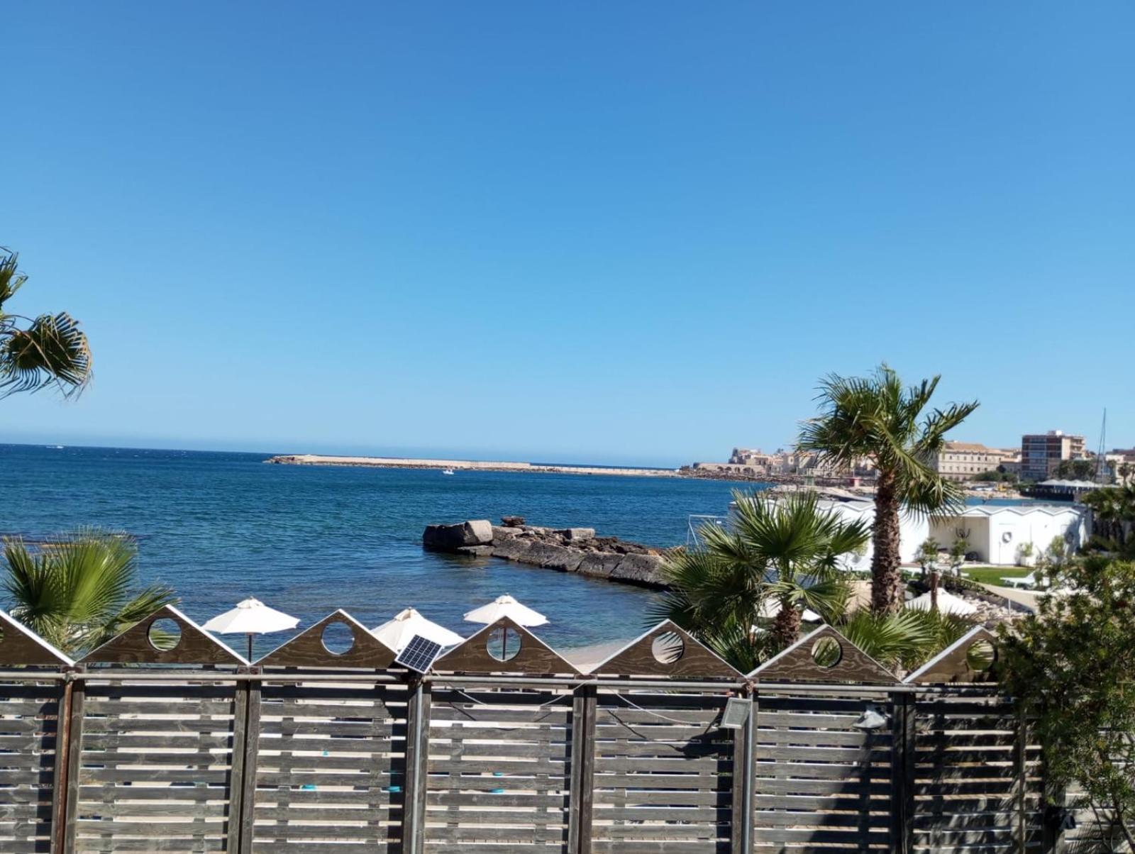 Sea View Apartment Сиракуза Екстериор снимка