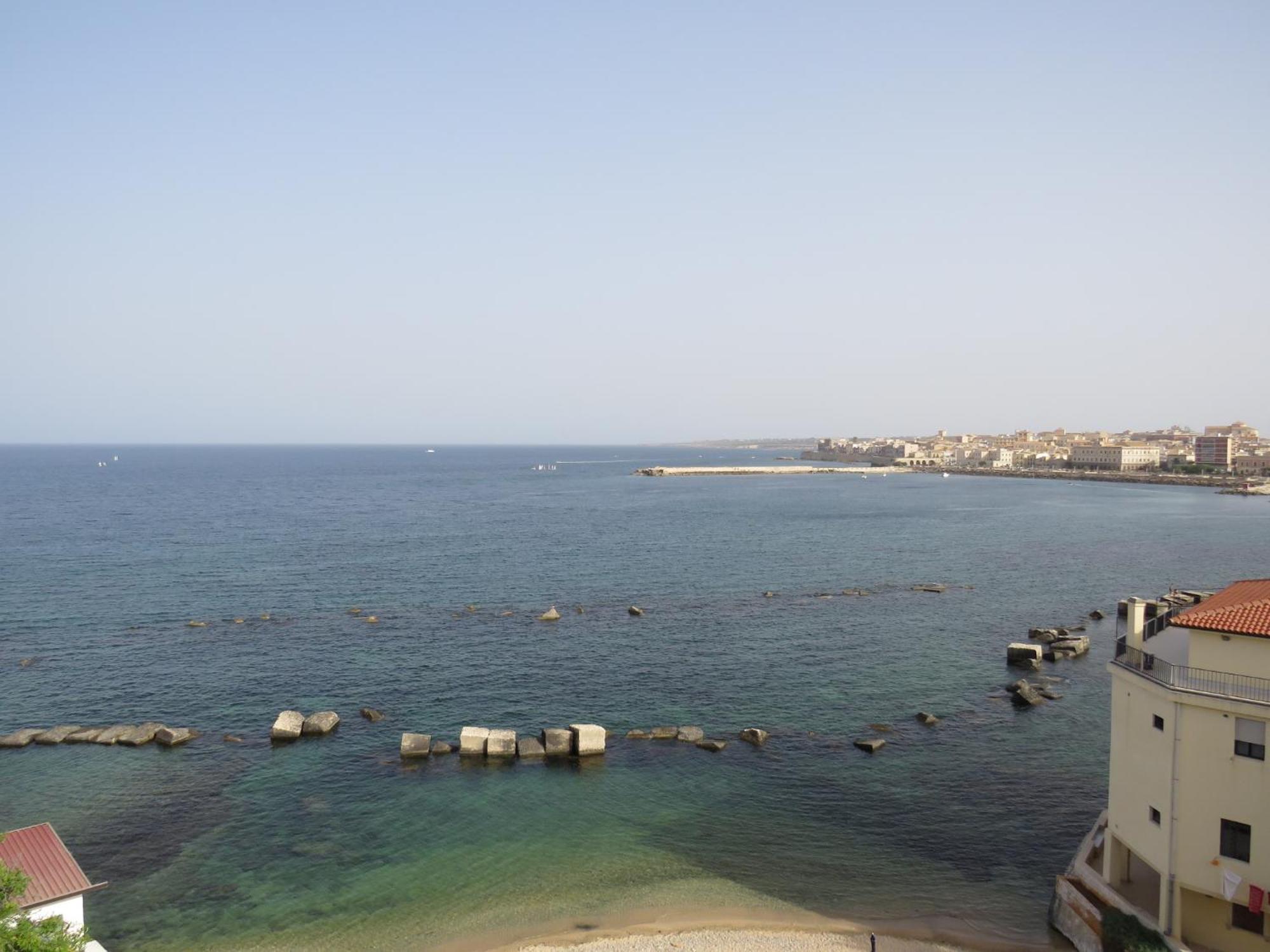 Sea View Apartment Сиракуза Екстериор снимка