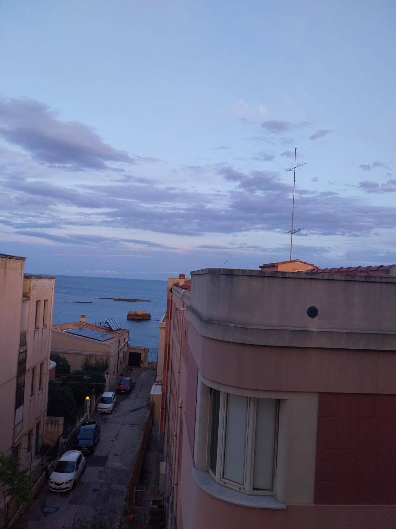 Sea View Apartment Сиракуза Екстериор снимка