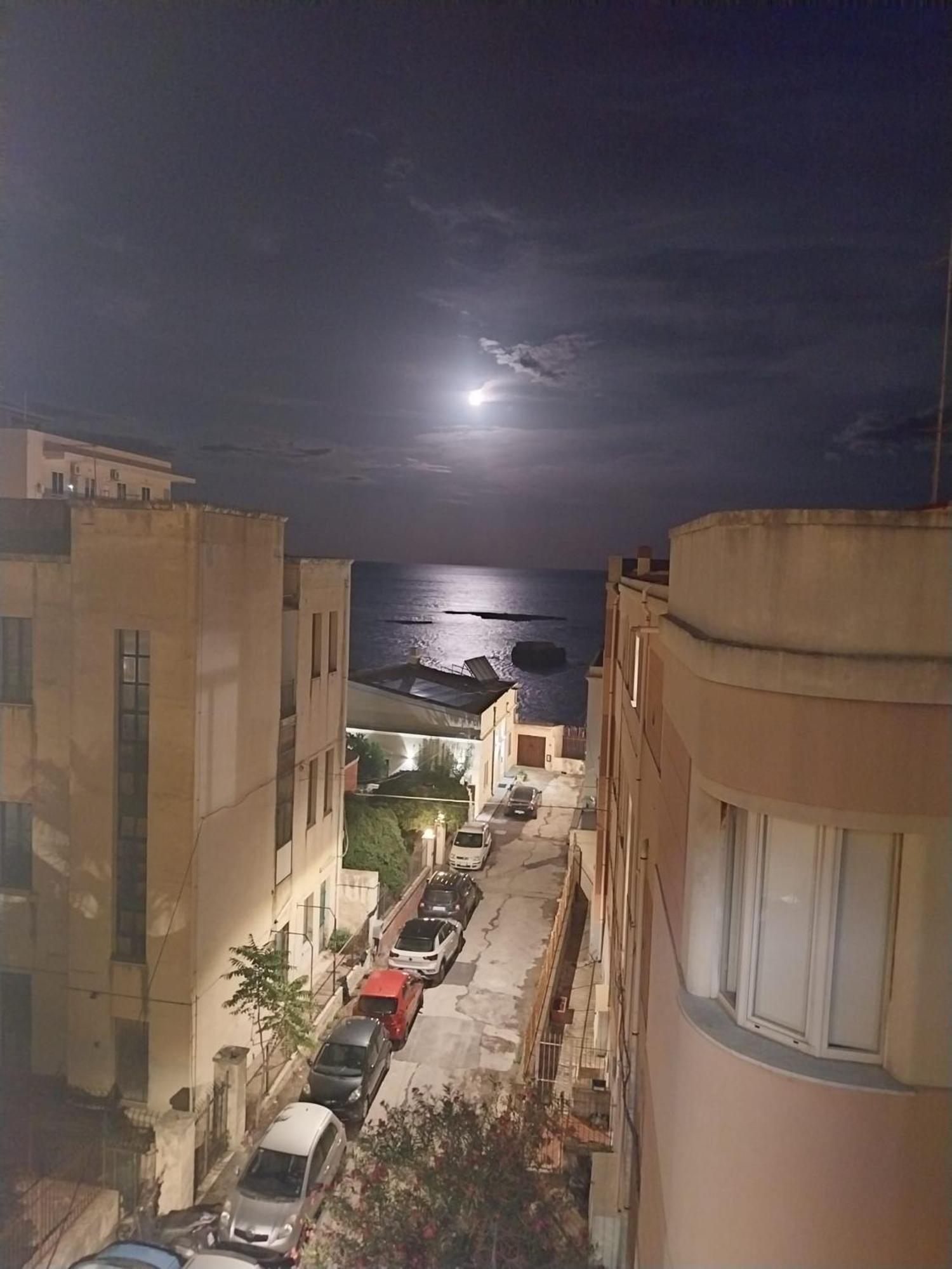 Sea View Apartment Сиракуза Екстериор снимка