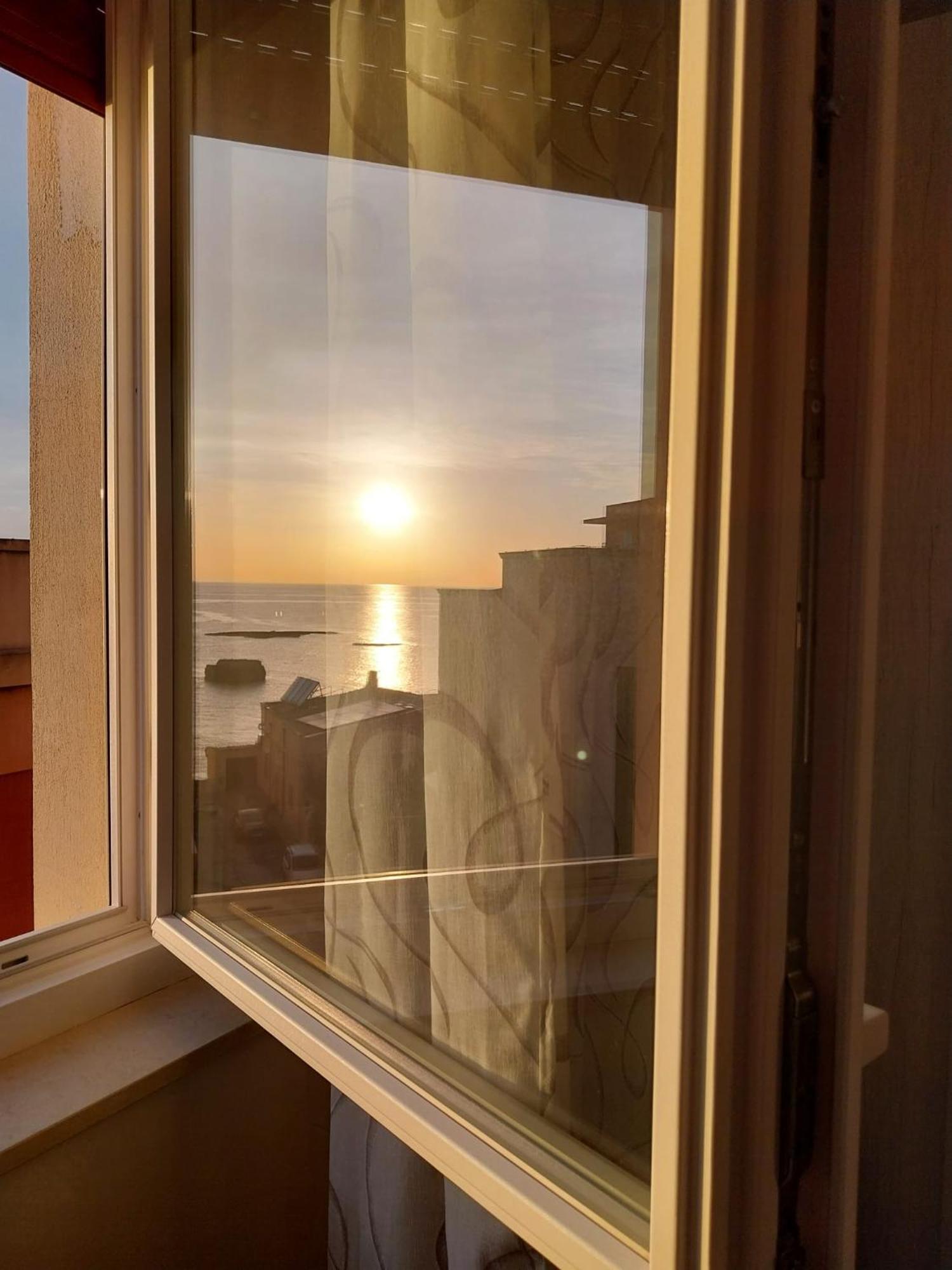 Sea View Apartment Сиракуза Екстериор снимка